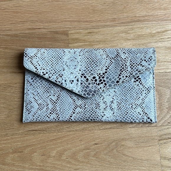 Snakeskin Clutch Purse with Metal Chain Strap - Picture 2 of 7
